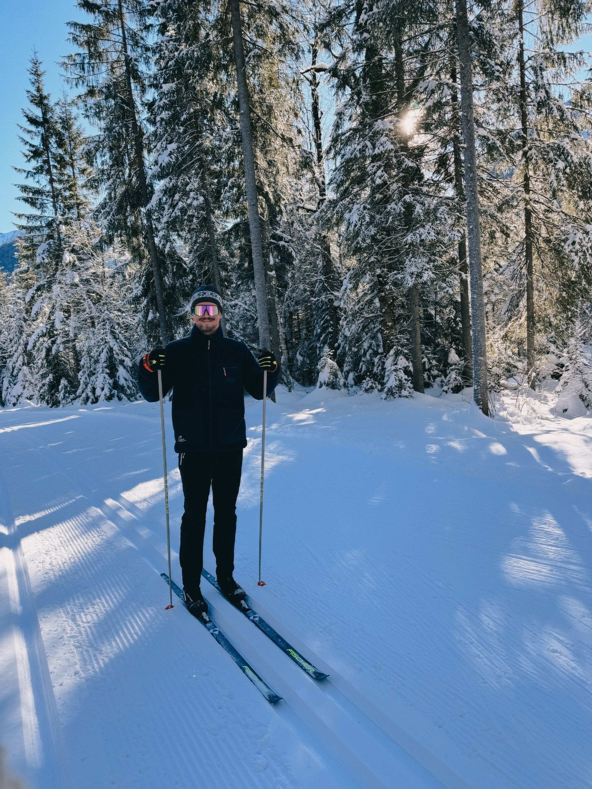 Mann beim Skilanglauf