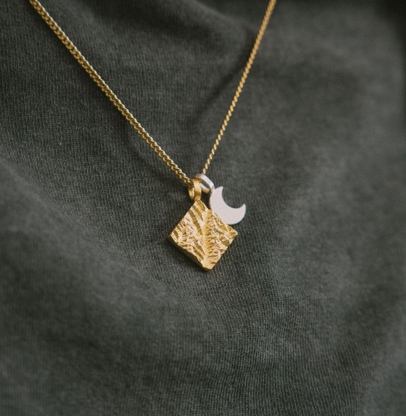 Solid-Ground-Bergl-Mond-Schmuck-Anhaenger