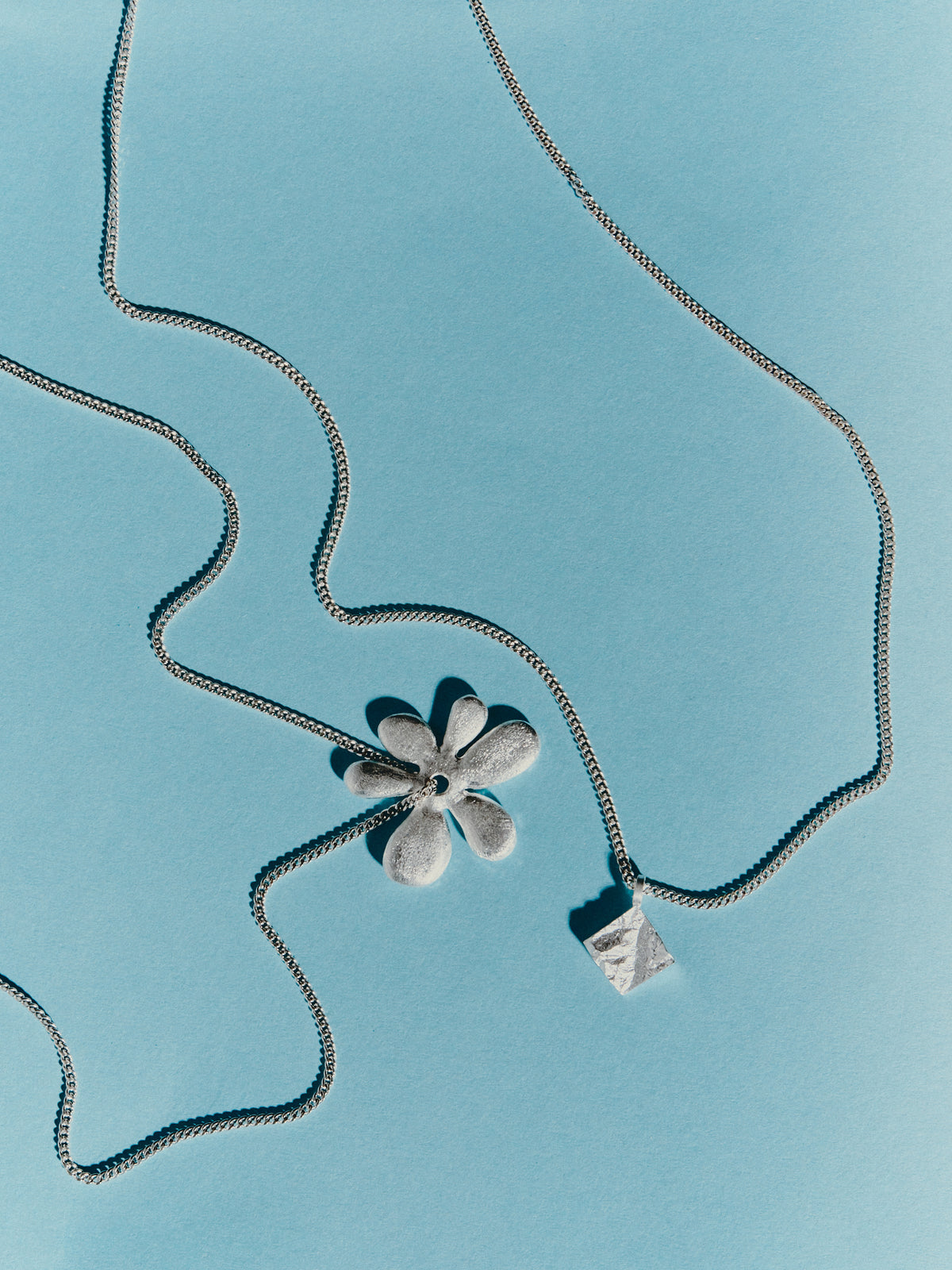 Solid-Ground Bergschmuck und Blume Ahaenger in Silber