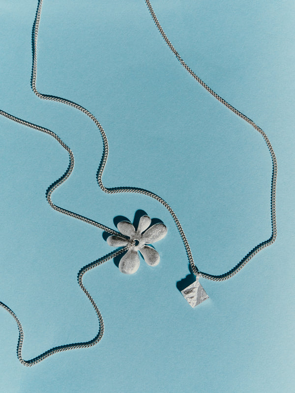 Solid-Ground Bergschmuck und Blume Ahaenger in Silber